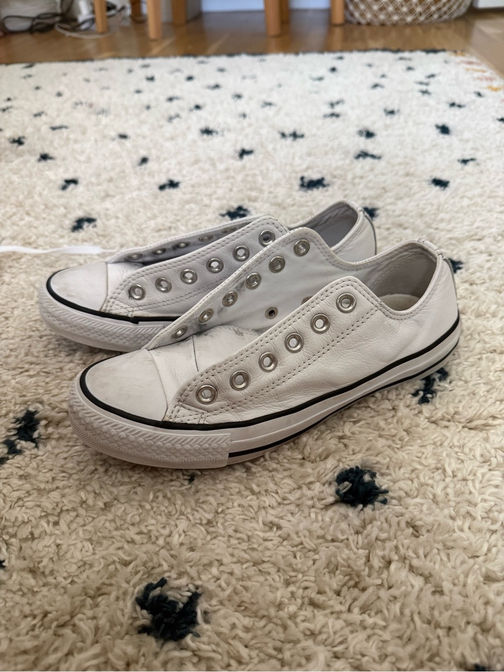 Converse Chuck Taylor All Star Low Top Sneakers - All Leather White - Picture 3 of 6